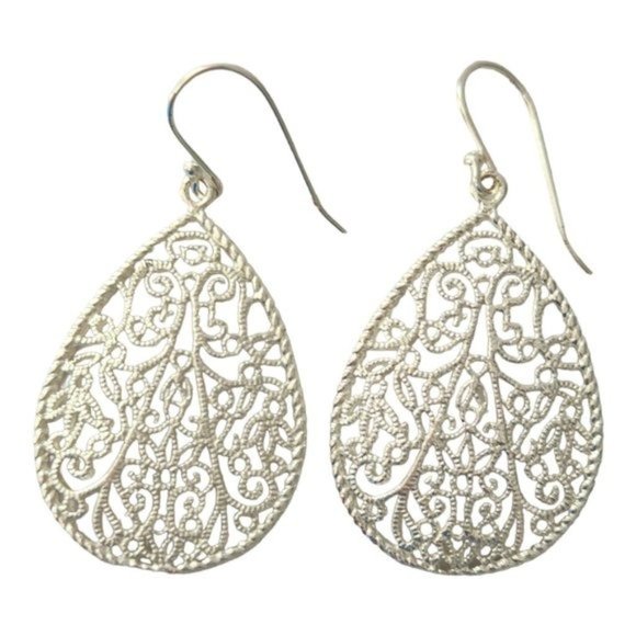 NEW Women's Silverworks Silver Plated Teardrop Earrings NWT - Picture 2 of 6